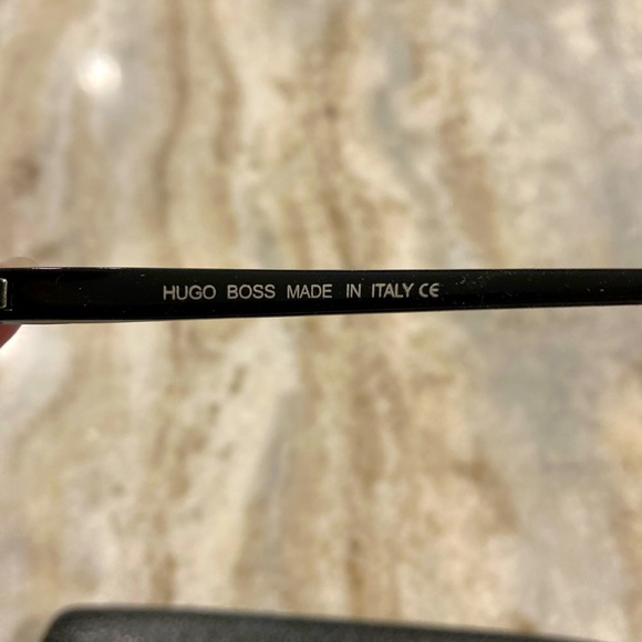 Hugo Boss glasses frame with matching case - Picture 3 of 7